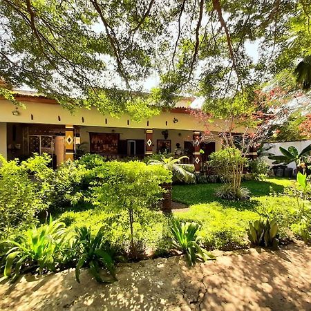 Casa Hotel Sinkiling Gambia Serekunda Kültér fotó