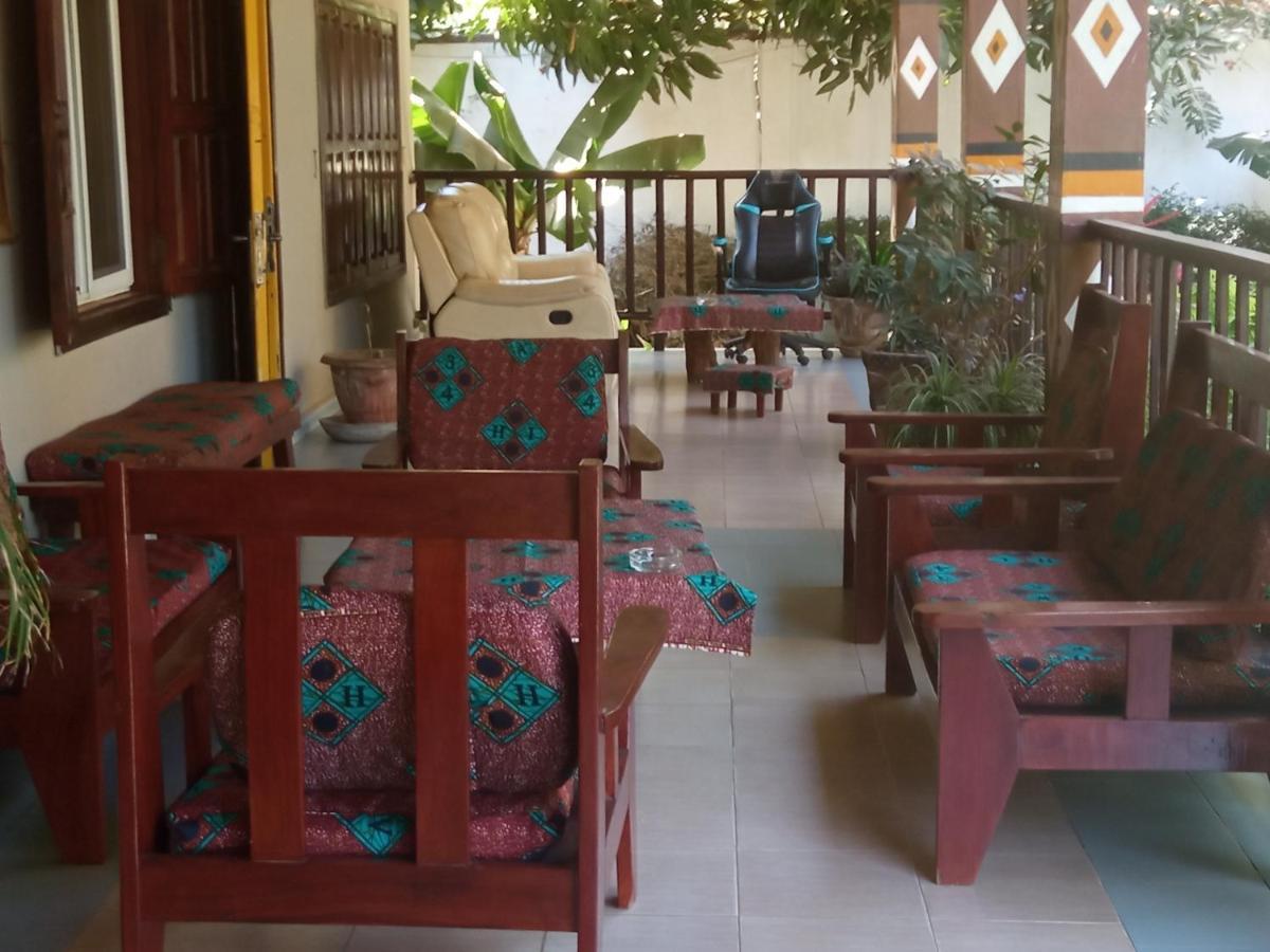 Casa Hotel Sinkiling Gambia Serekunda Kültér fotó