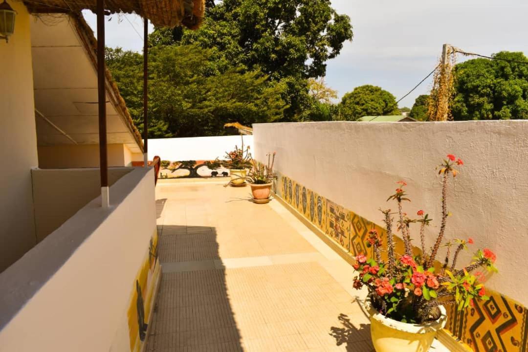 Casa Hotel Sinkiling Gambia Serekunda Kültér fotó