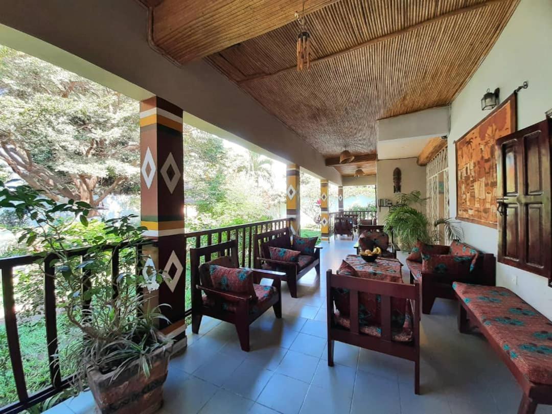 Casa Hotel Sinkiling Gambia Serekunda Kültér fotó