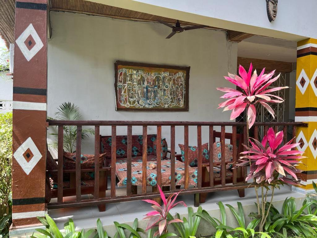 Casa Hotel Sinkiling Gambia Serekunda Kültér fotó